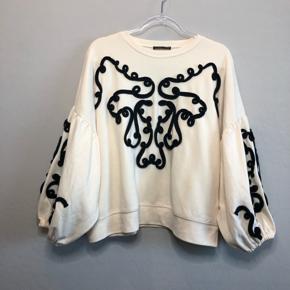 Zara Cream & Black Sweater D1